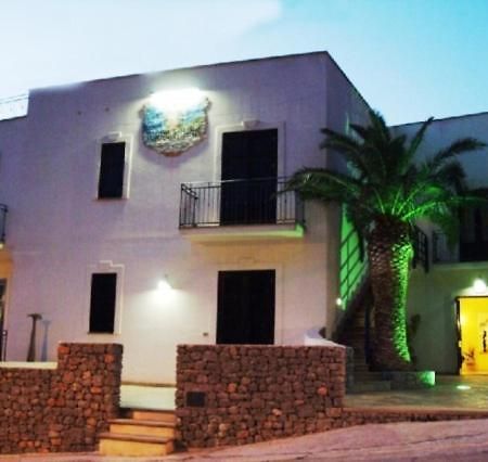 مبيت وإفطار ماكاري Torre Salina المظهر الخارجي الصورة