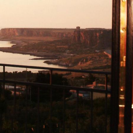 مبيت وإفطار ماكاري Torre Salina المظهر الخارجي الصورة
