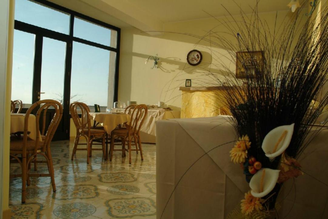 مبيت وإفطار ماكاري Torre Salina المظهر الخارجي الصورة