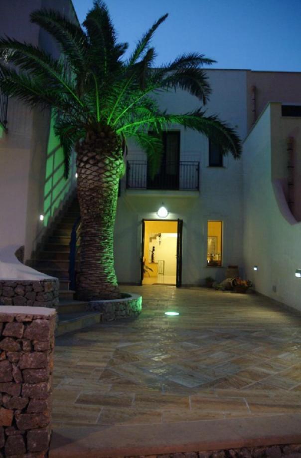 مبيت وإفطار ماكاري Torre Salina المظهر الخارجي الصورة